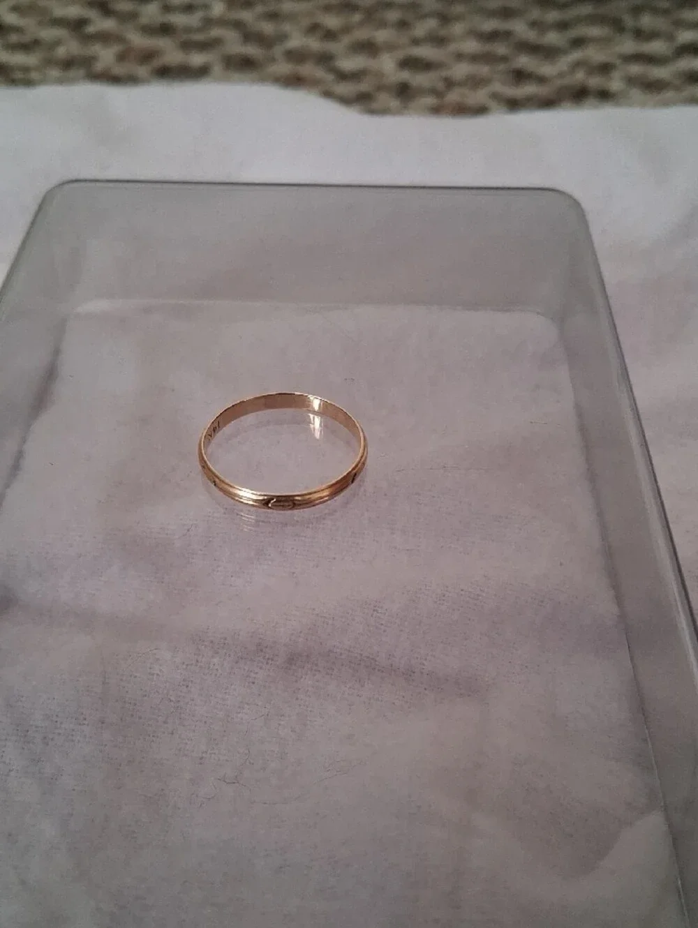Delicate Rose Gold Women's Band with Engraved Detail